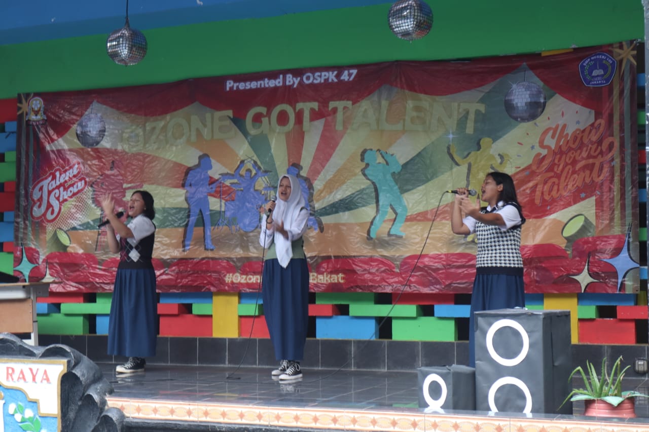 Penampilan Menyanyi dari Erlyne 8.2, fia 8.2, karmel 8.9